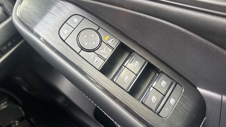 Nissan Qashqai 1.3 DiG-T MH Premiere Edition 5dr Petrol Hatchback